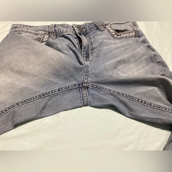 White House Black Market Blanc Light Wash Capri Jeans Size 4 - Picture 7 of 11